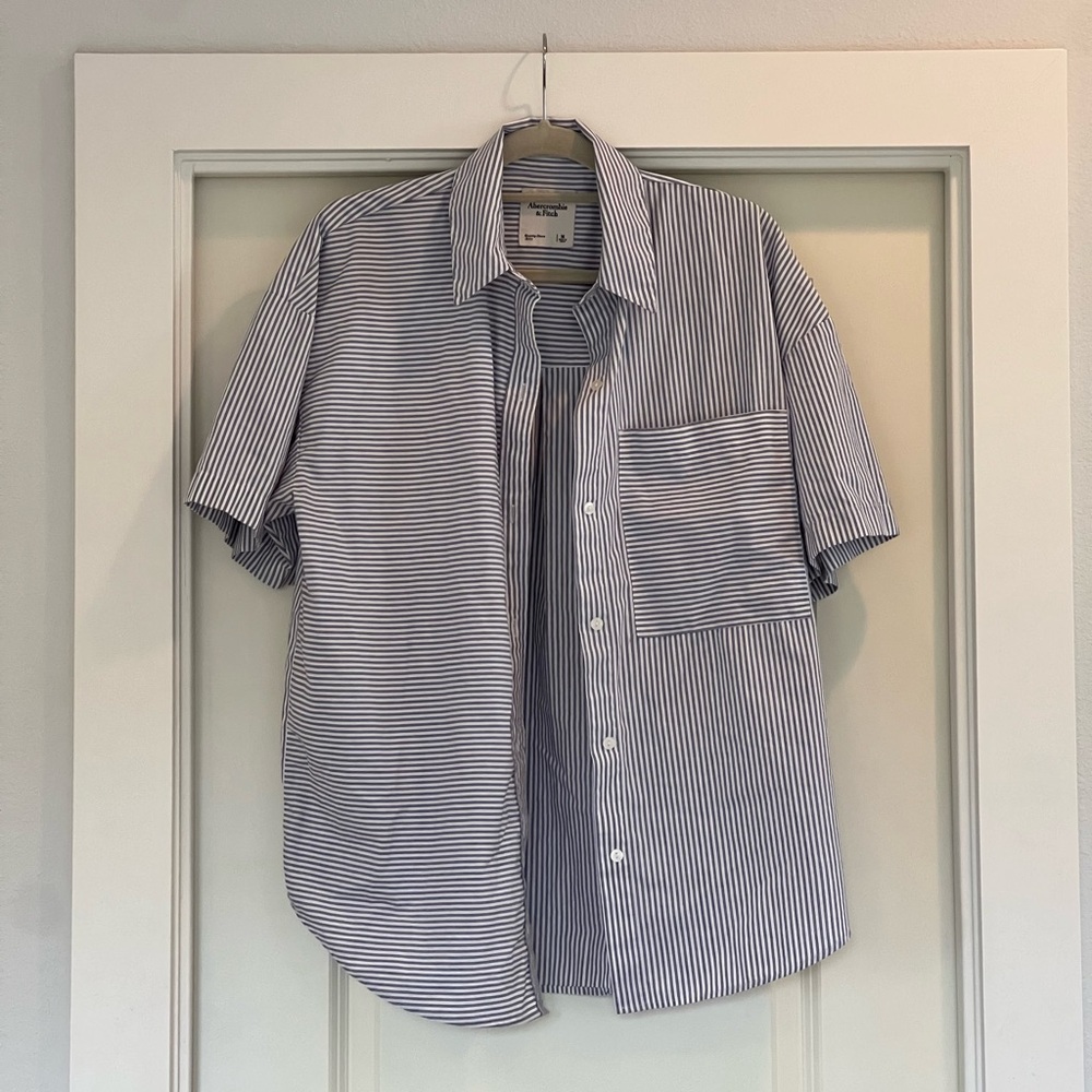 Abercrombie Oversized Short-Sleeve Poplin Button-Up Shirt | Women’s Medium